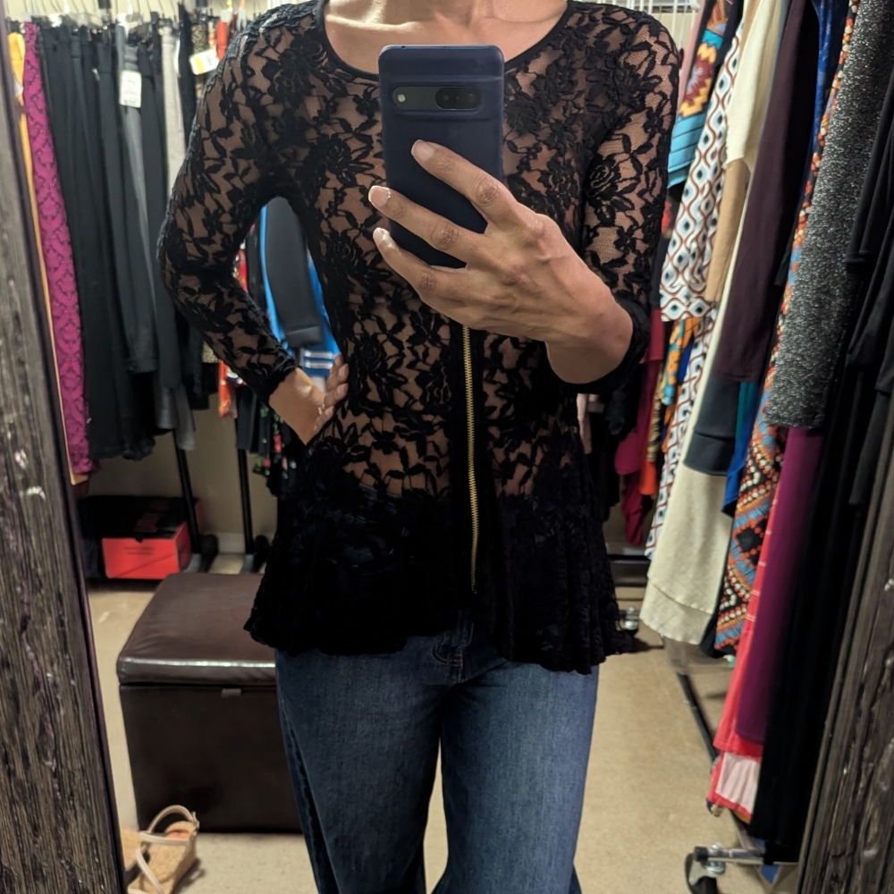 Cleo Lace Top - Picture 10 of 10